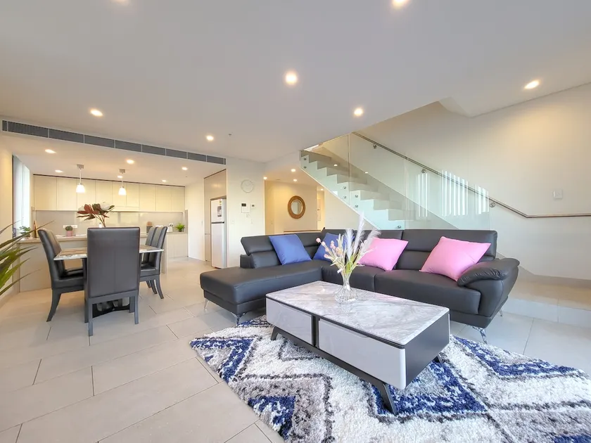Spacious 3-Bed Penthouse with Perfect View - Image 1