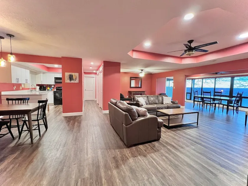 Spacious 2,000 sf condo with pools & resort access - Image 1