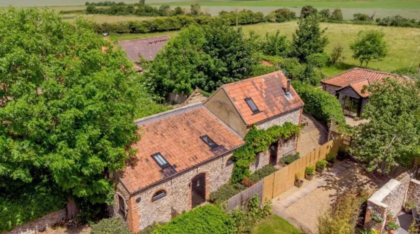 Coach House - Image 1