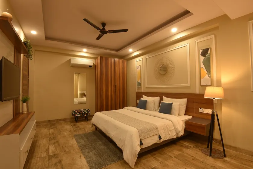 Sterling@1BHK Apartment Nr Dlf Golf & Country Club - Image 1