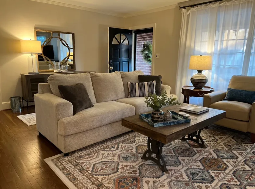Vintage charm meets modern style! - Image 1