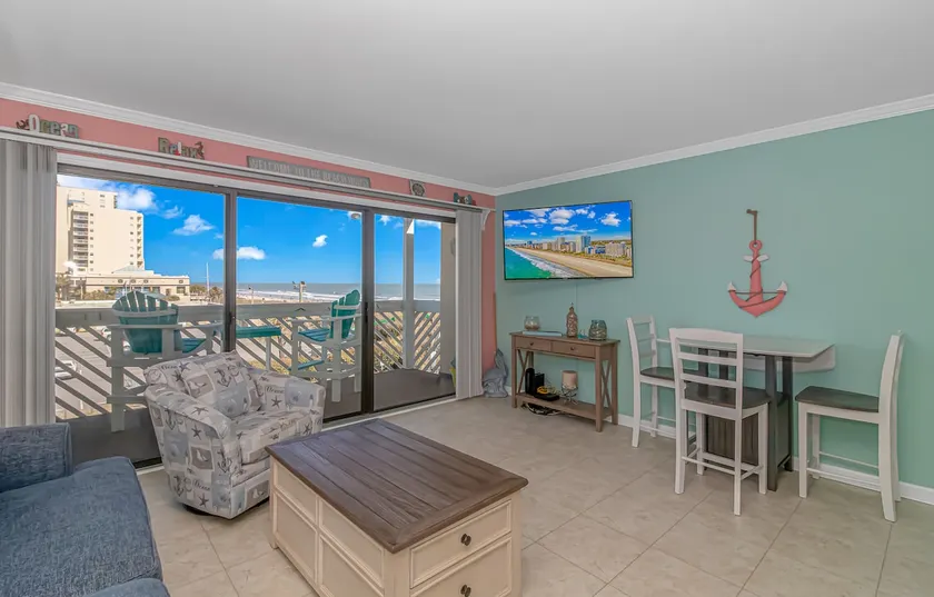 302 - Ocean Front on Main St. / King Bed Suite - Image 1