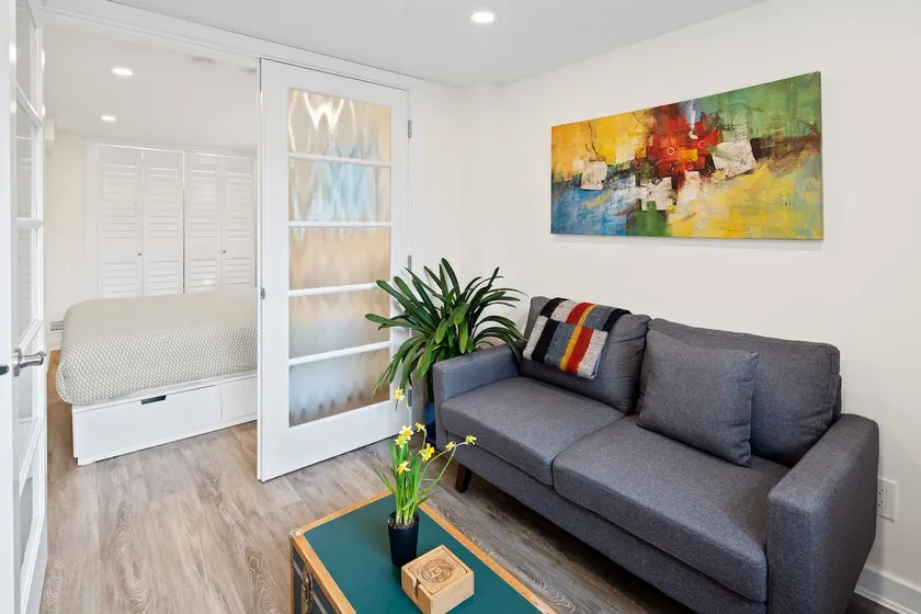 Garden City Suite: Perfect Location & Comfort - Image 1