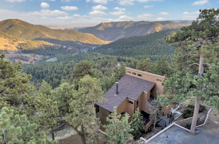 Peaceful Retreat*Mtn&City Views*Hot tub*Game Room! - Image 1