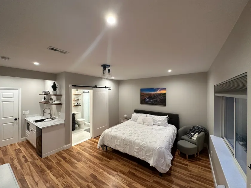 Beautiful Richland - Suite A - Image 1