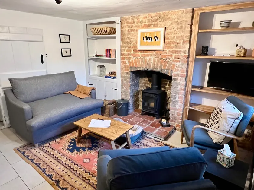 Comfy Blossom Cottage - Image 1
