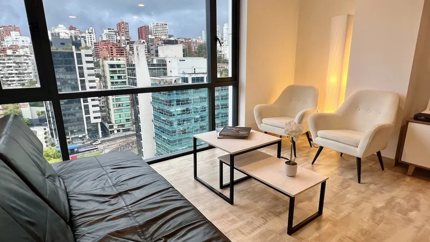 Luxurious apartment with a view in Quito - Image 1