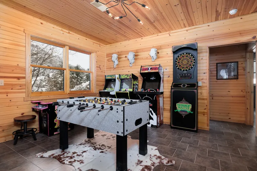 Valley Lodge w/Hot Tub & Arcade. - Image 1