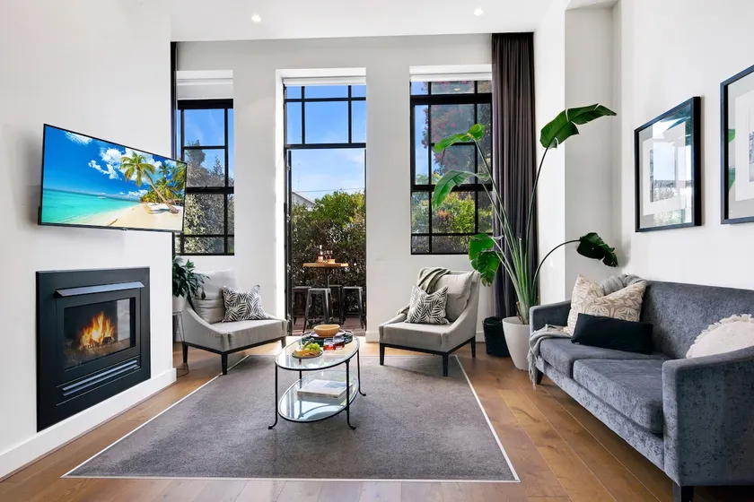 Geelong Heritage Lux Apartment Ground Floor Garden - Image 1