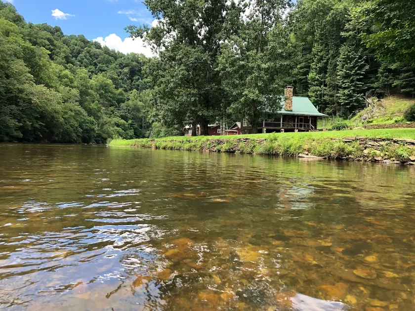 Cabin at Riverview - King bed - Image 1