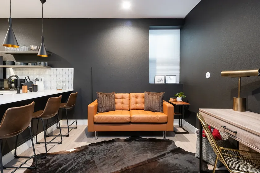 Cozy Hideaway at Perry Street Station - Image 1