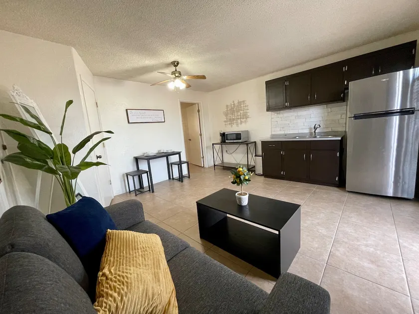 Desert Getaway/ Private Studio/5 min from Gem Show - Image 1