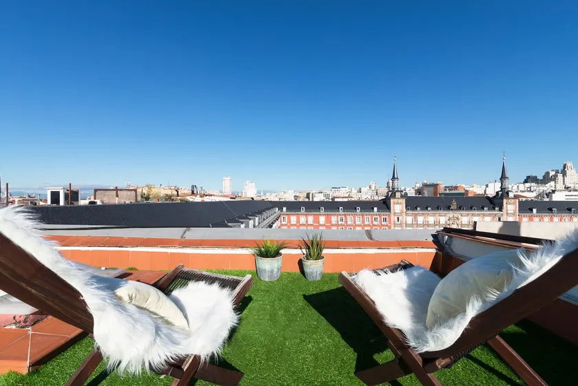 Historic penthouse Plaza Mayor in Madrid - Image 1