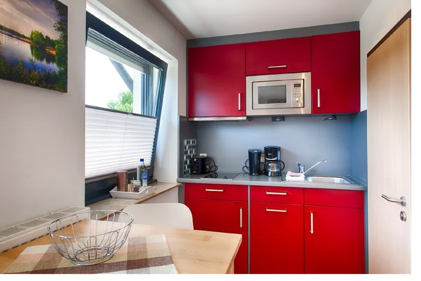 Cozy studio apartment near city center - Image 1