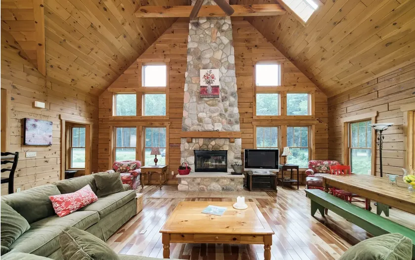 Beautiful Log Lodge Retreat near Beach, Dunes, Golf - Image 1