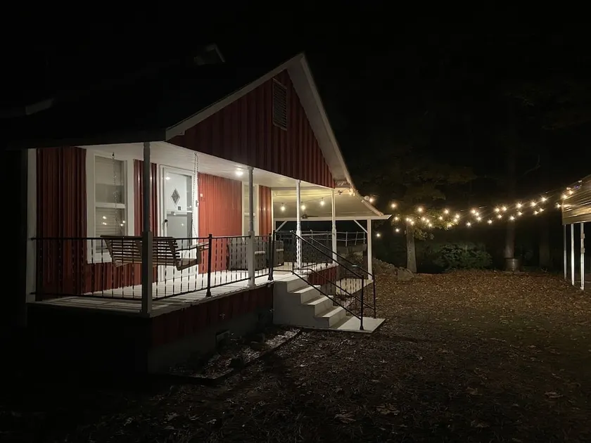 Little Red Lake House - Image 1