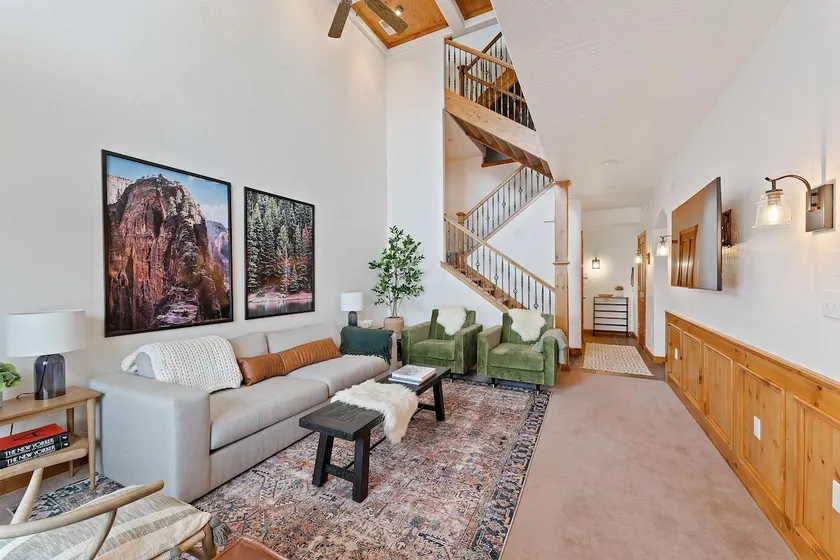 Luxe Chalet - Sleeps 15 - Image 1
