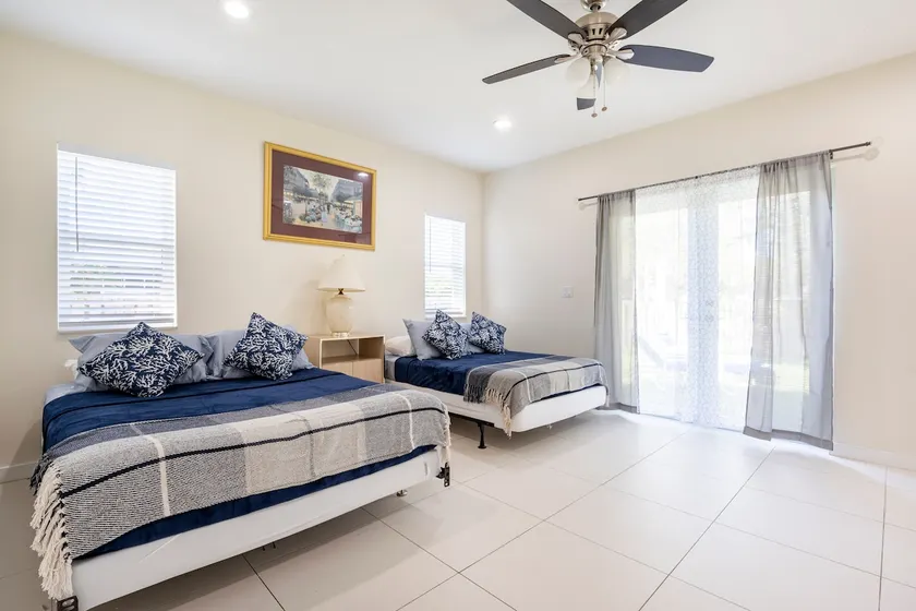 Spacious 3BR Hollywood Home – 2 Miles to Beach - Image 1