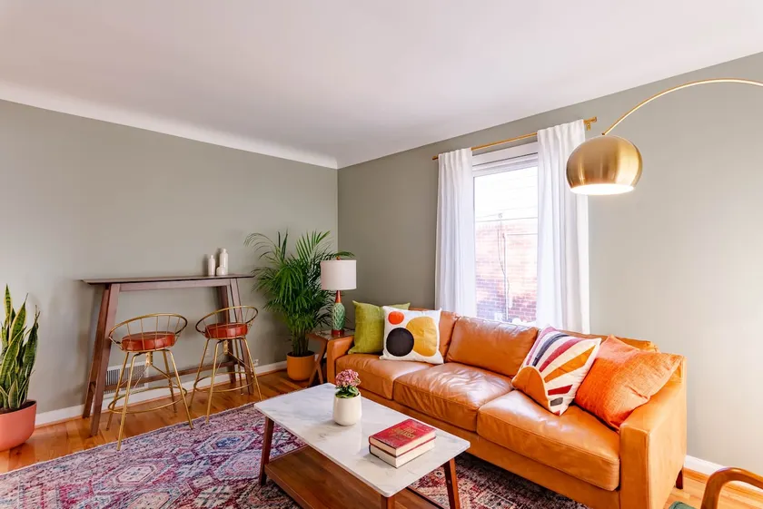 #1 Airbnb. Stylish & Cozy Home Away From Home. - Image 1