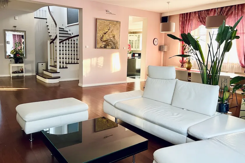 Luxury Villa - JessApart Walendia - Image 1