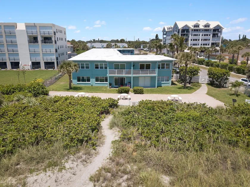 Right on the Beach Retreat, Steps to Paradise - Image 1
