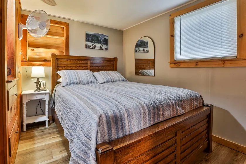 Beautiful & Cozy Cottage in Laconia - Image 1