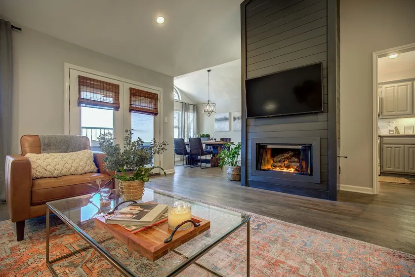 Mid-Century flair w/ HOT TUB by the lake! - Image 1