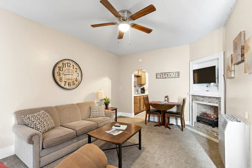 Plum Street Living ~ Cozy 1 Bedroom Apartment - Image 1