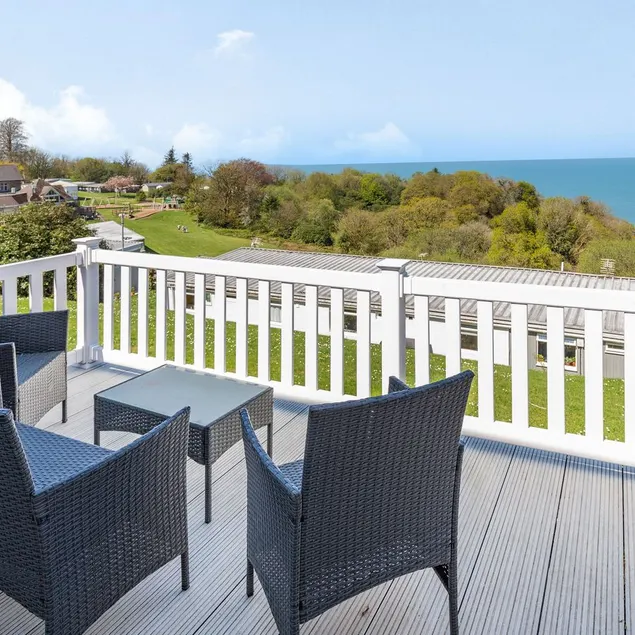 Entire Chalet with views in Devon - Image 1