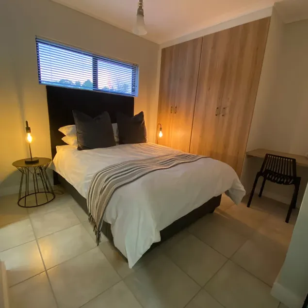Modern 1BR Near OR Tambo | Wi-Fi | Secure Parking - Image 1