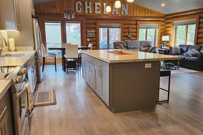 Cozy log cabin with hot tub! - Image 1