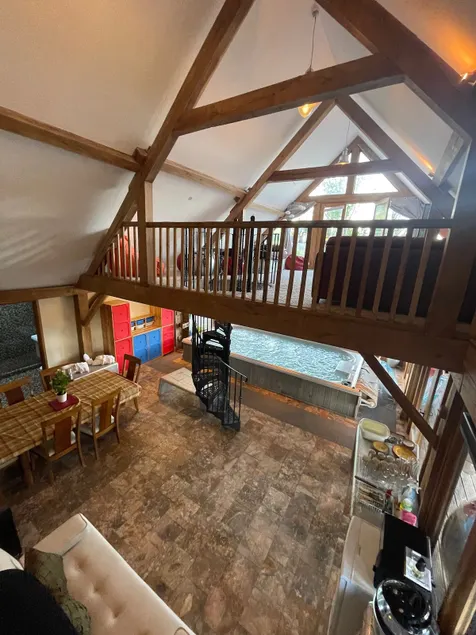 Ty Nofio, Coity Bach - Image 1