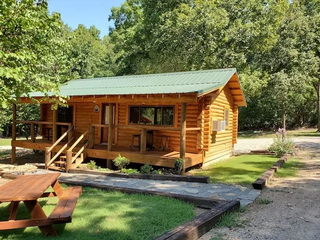 Music Mountain Retreat Cabin B - Image 1