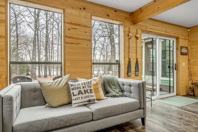Lake House - Serene Waterfront Retreat - 5BDR 3BA - Image 1