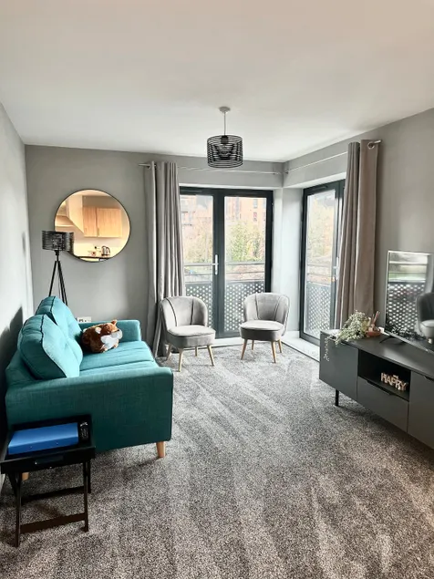 Stylish 2 Bed Apartment Derby - Image 1