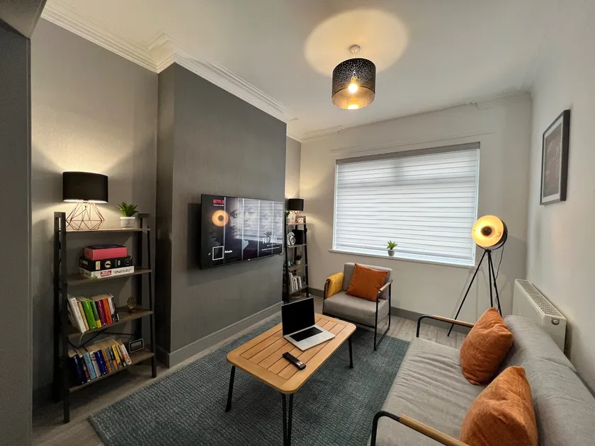 Daubney House - Great for Contractors or Family Holidays - Image 1