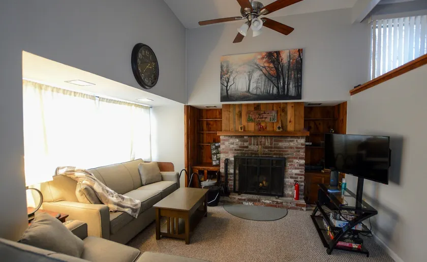Lynch's Lodge - Your White Mountain Escape - Image 1