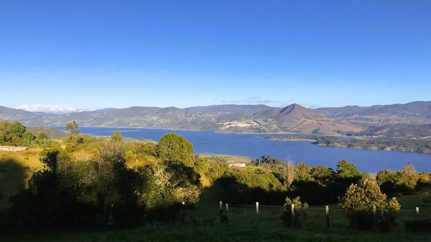 Cabin with amazing lake view in Guatavita - Image 1