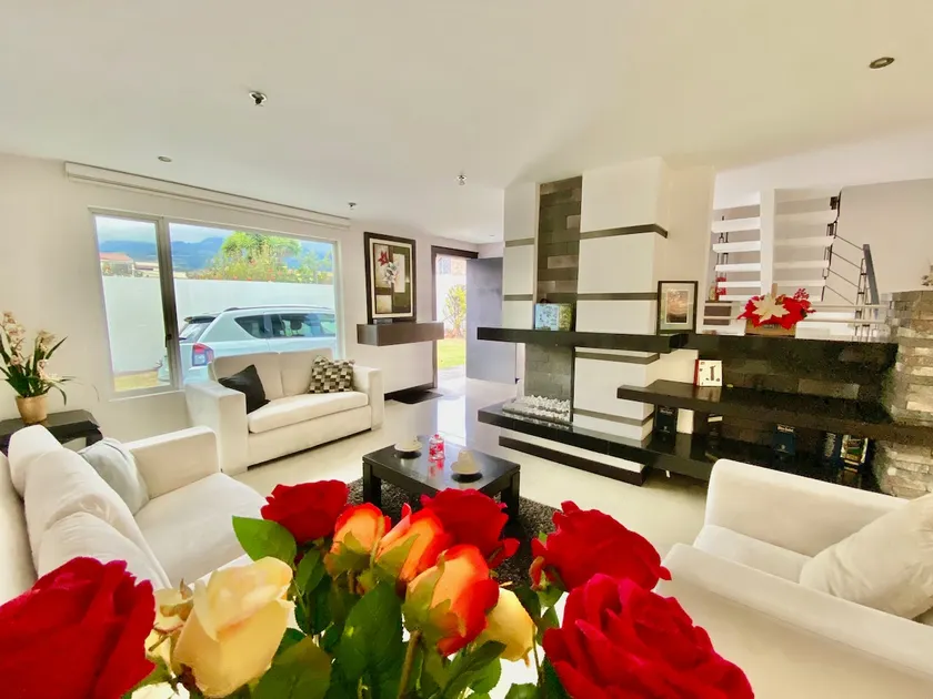 Modern Minimalist House Ibarra - Image 1
