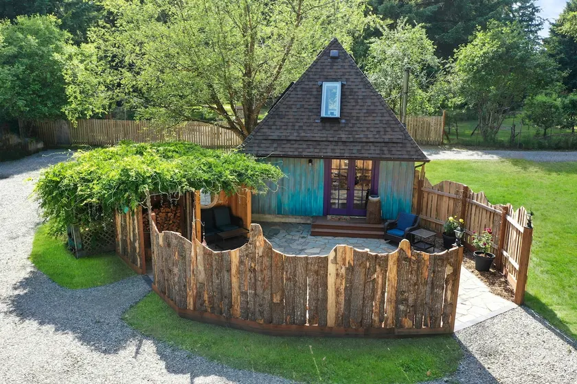 Helios Quiet Cottage - Image 1