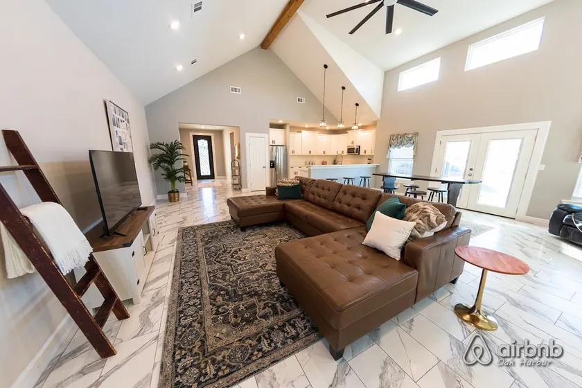 Brand New Home Sleeps 16+ comfortably! - Image 1