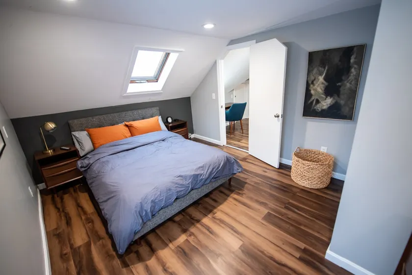 Cozy Loft steps from VT Downtown - Image 1