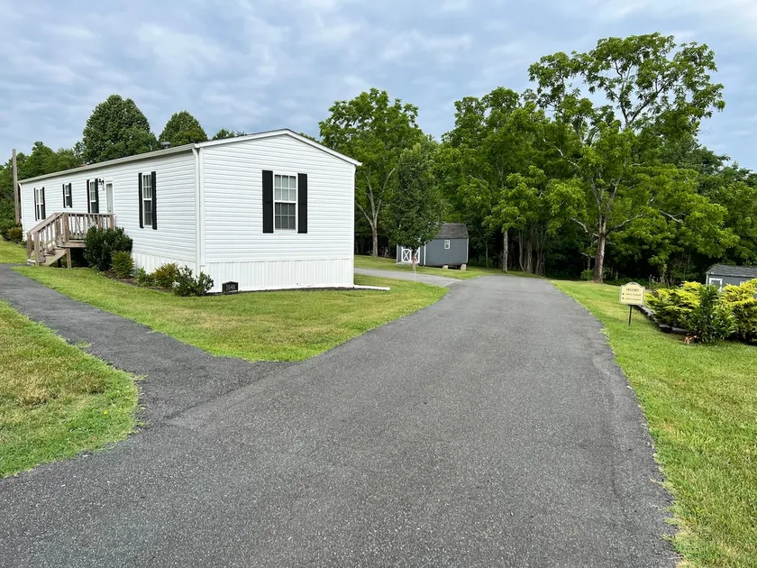 Reynolds’ Retreat House - Image 1