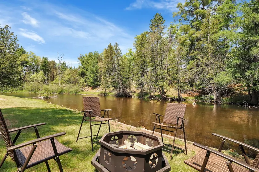 Eagles Landing Cabin w/HotTub - Image 1