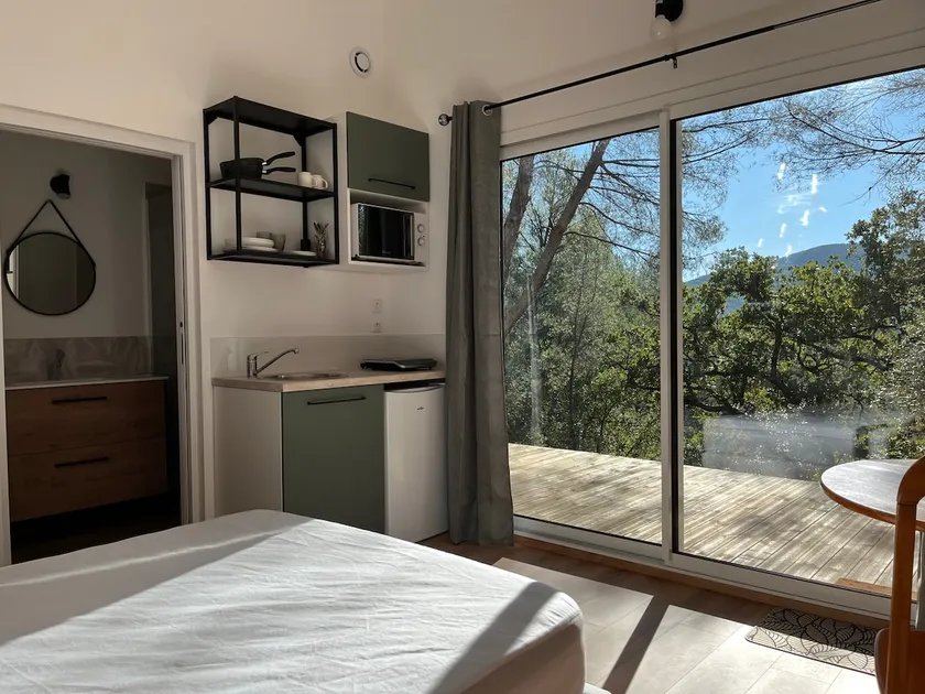 charming studio, surrounded by nature - Image 1