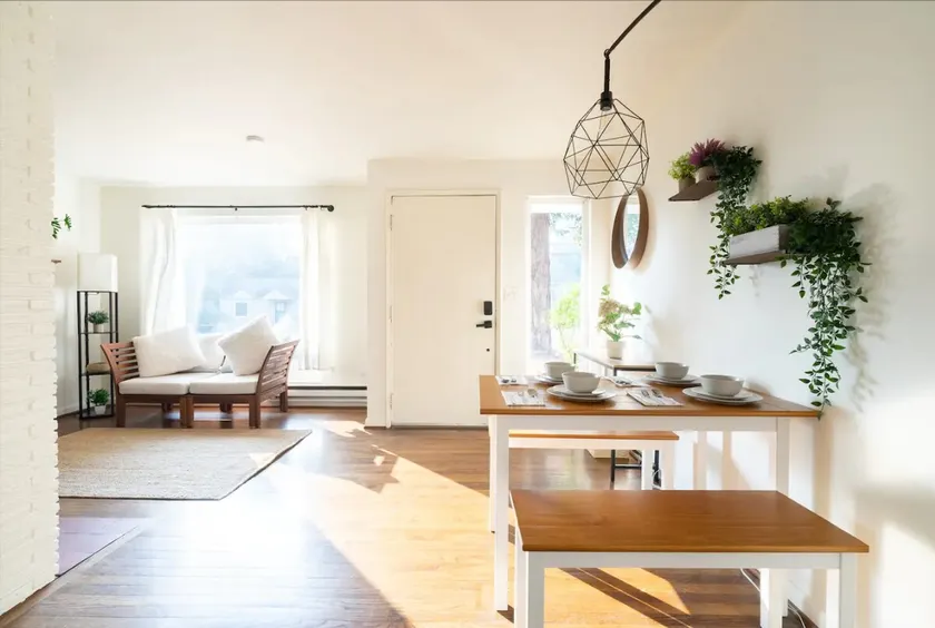 Comfy 3B2B House near Light Rail Station - Image 1