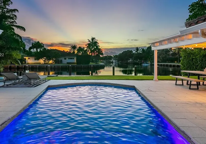 Waterfront 4BR Sunset Villa w/pool and spa - Image 1