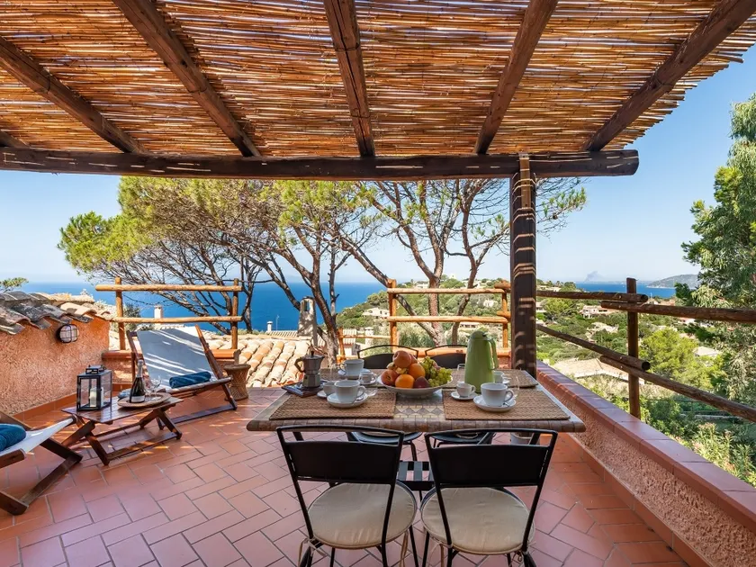 Sea view holiday home - Image 1