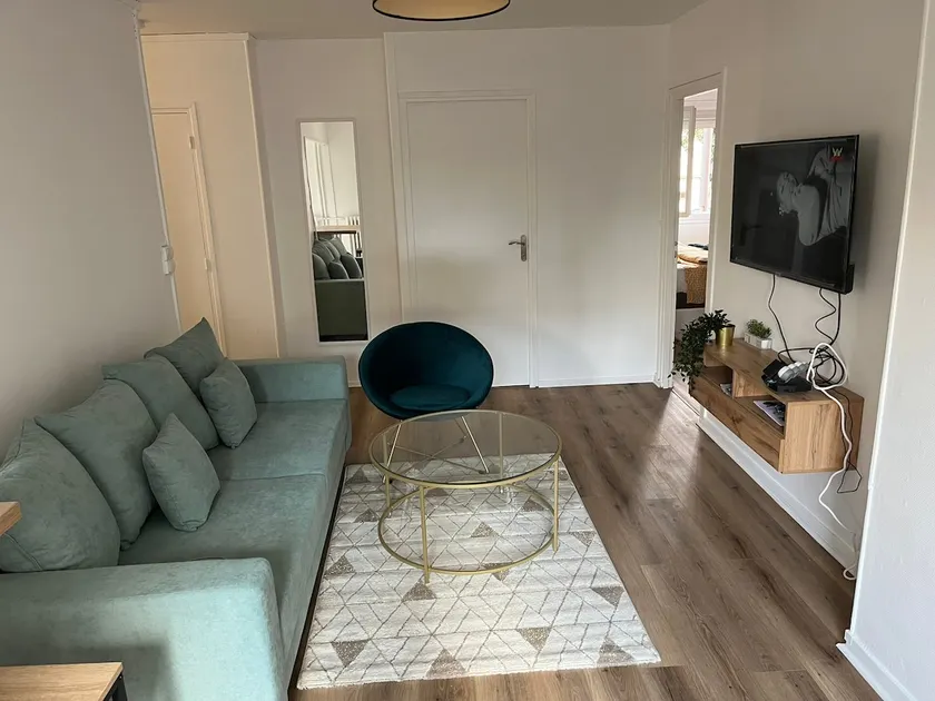 Close to Quai de Seine! Close to the Docks! - Image 1