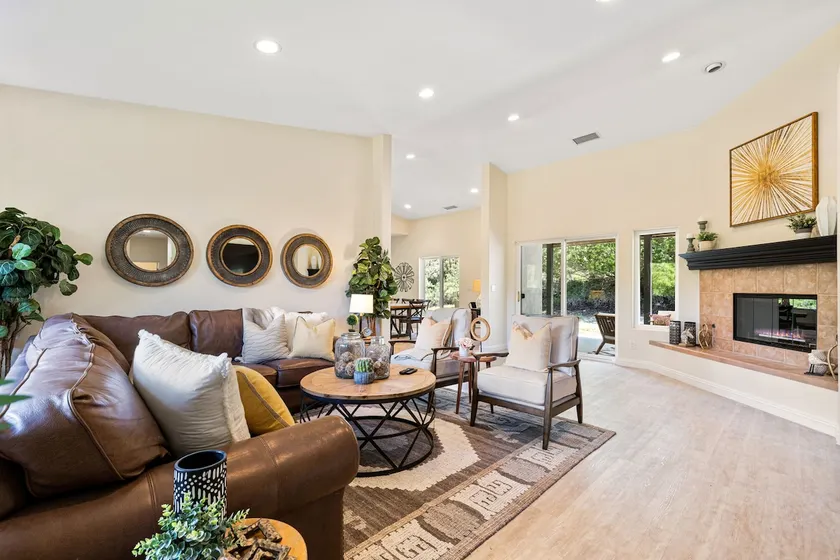 Casa Escondido Horse Ranch. - Image 1
